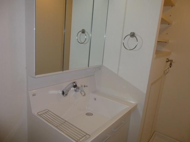 Wash basin, toilet