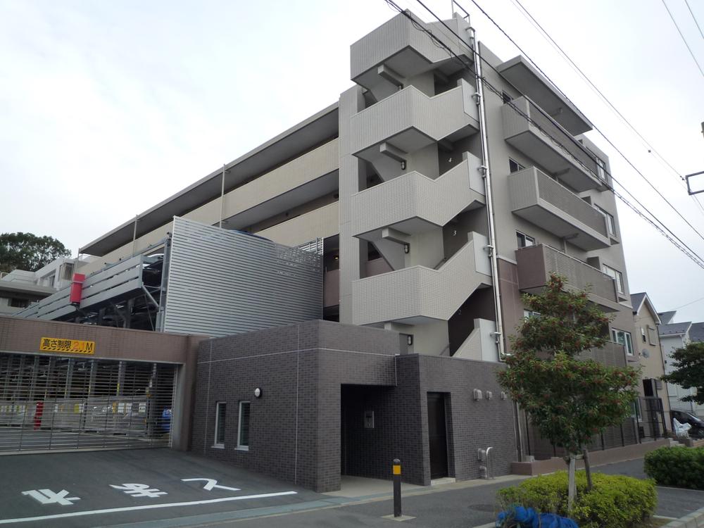 Local appearance photo. Appearance from the northwest side (2013 October shooting)