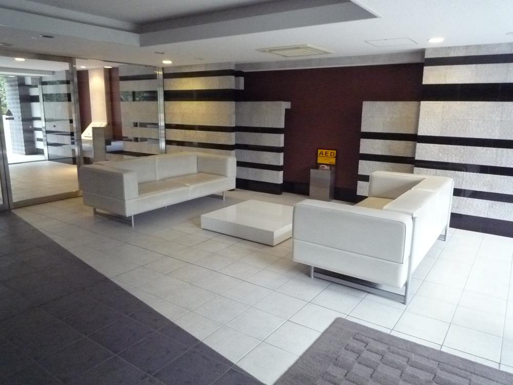 lobby. Common area lobby (2013 October shooting)