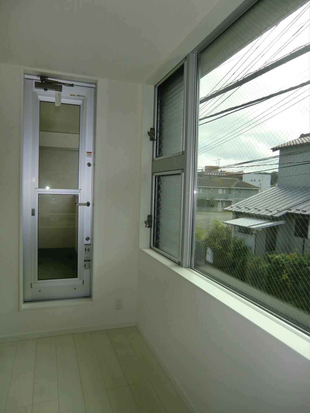 Non-living room. Indoor (12 May 2013) Shooting