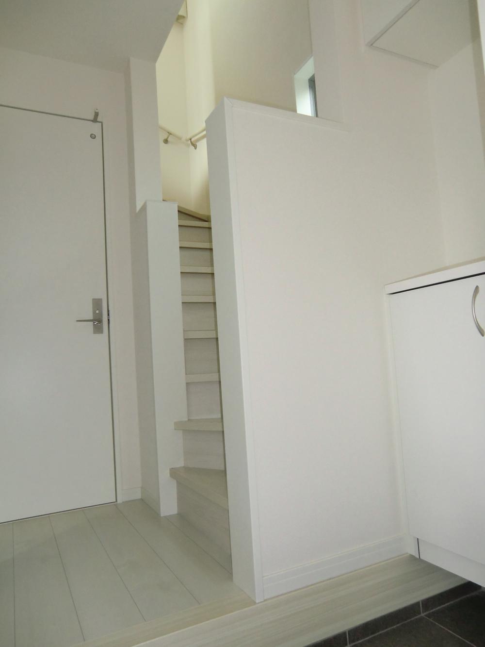 Entrance. Local (12 May 2013) Shooting