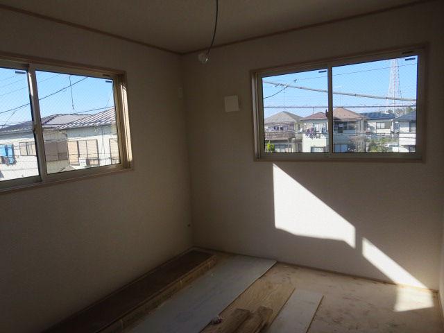 Non-living room. Indoor (11 May 2013) Shooting