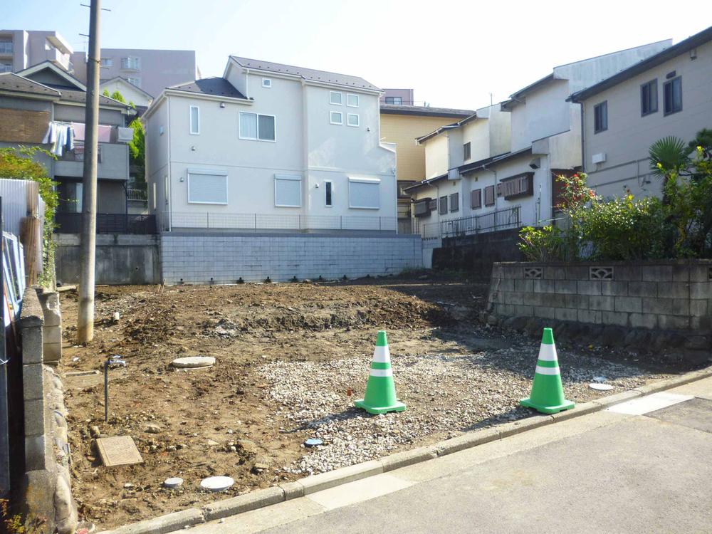 Local appearance photo. Local (11 May 2013) Shooting