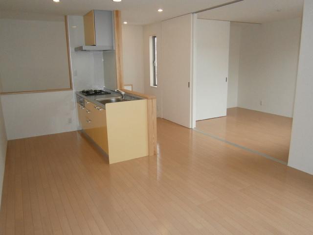 Living. Indoor (09 May 2013) Shooting