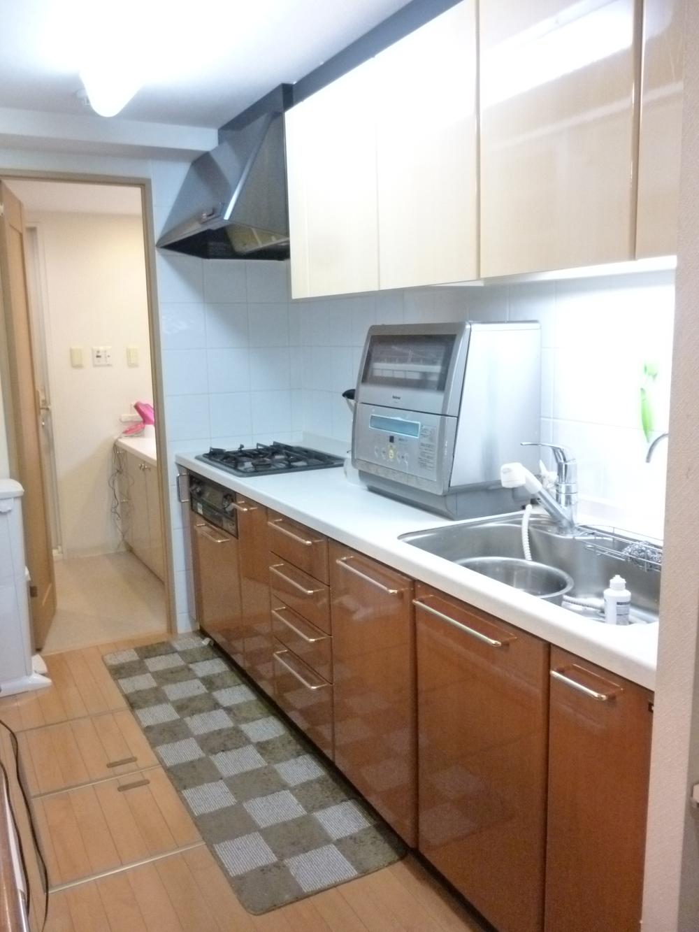 Kitchen. System kitchen