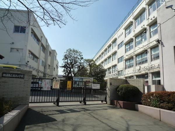 Primary school. 647m to Yokohama Municipal Gumizawa Elementary School
