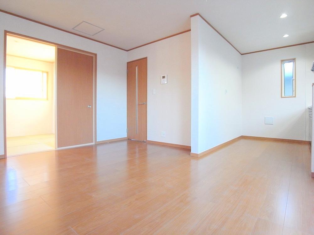 Living. Family of communication is more deepen Living Dining & amp; amp; Kitchen! (December 2013) Shooting