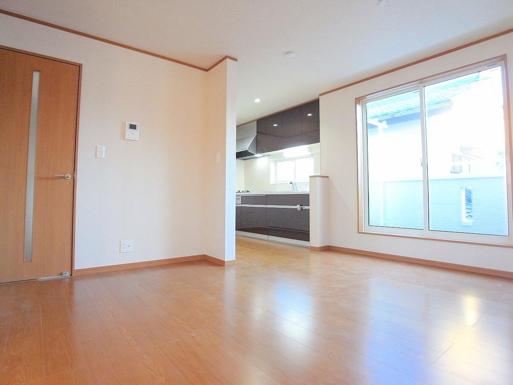 Living. Guests can relax in the Japanese-style room of the adjoining rooms! (December 2013) Shooting