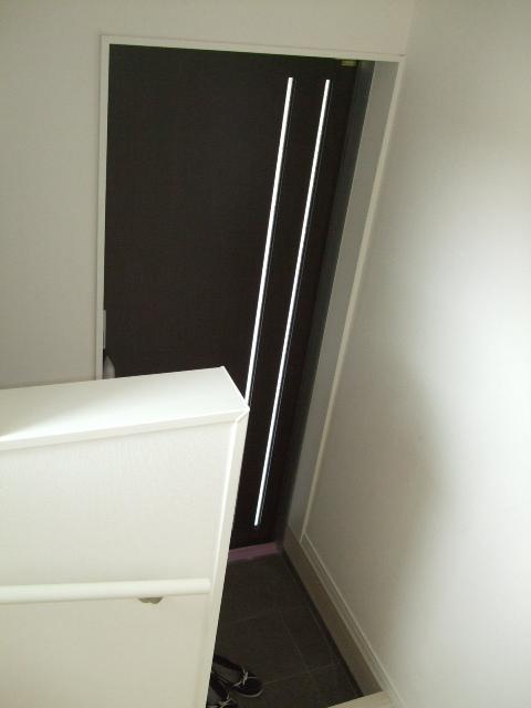 Entrance. Indoor (September 2013) Shooting