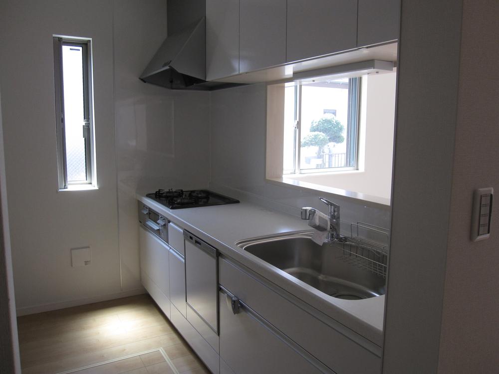 Kitchen. It is a popular face-to-face kitchen. (July 2013) Shooting