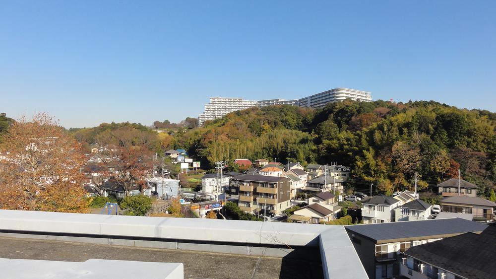 View photos from the dwelling unit. View from the site (December 2013) Shooting