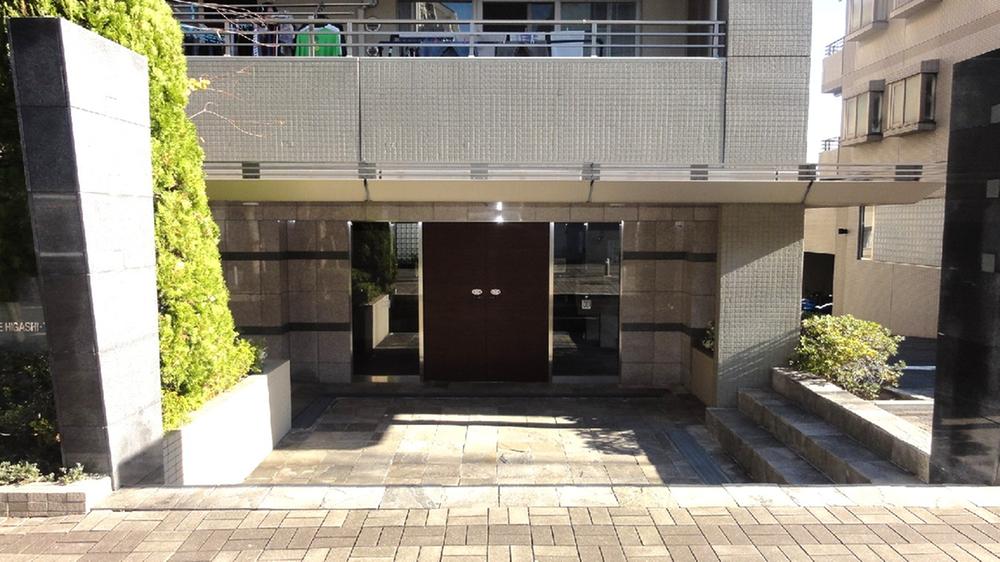 Entrance. Common areas