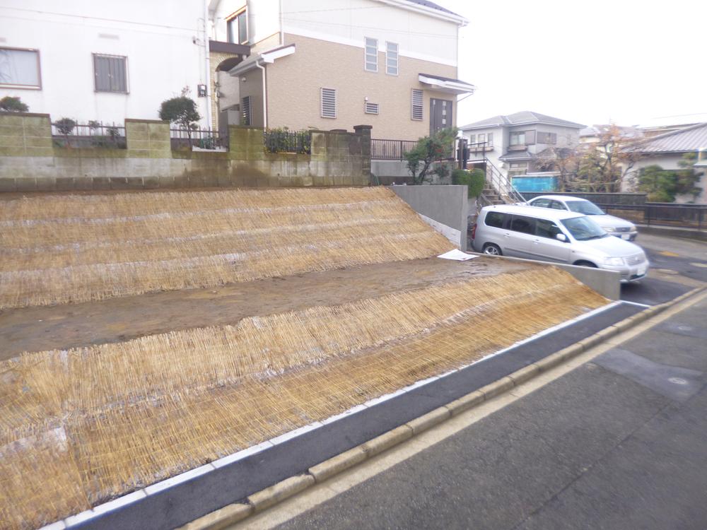 Local photos, including front road. Local (12 May 2013) Shooting