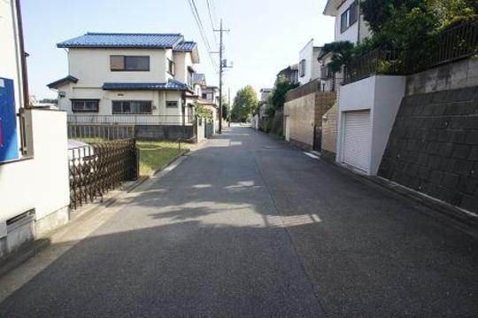 Local photos, including front road. Frontal road