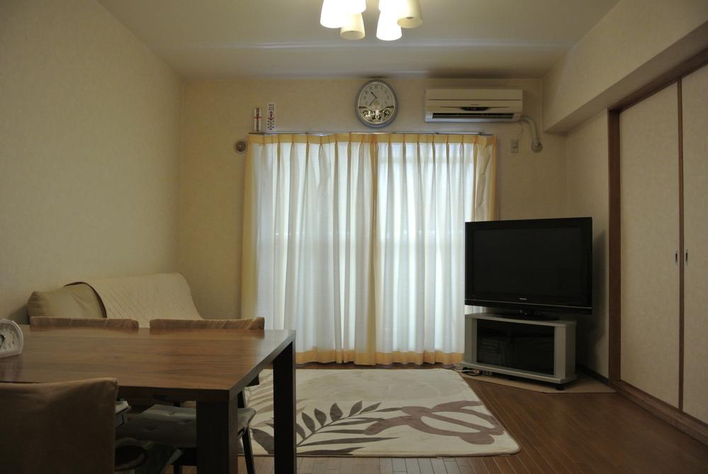 Living. Indoor (July 2013) Shooting ※ Furniture, etc. are not included in the purchase and sale price.