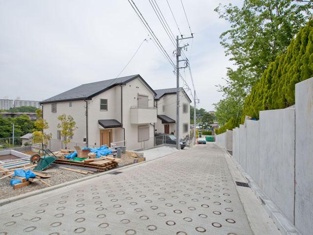 Local photos, including front road. Local Photos