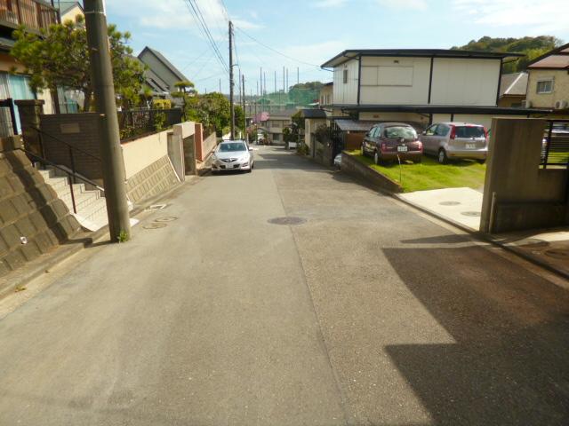 Local photos, including front road. Local (10 May 2013) Shooting