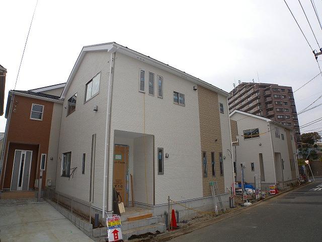 Local appearance photo. Local (11 May 2013) Shooting