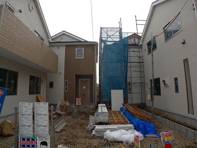 Local appearance photo. Local (11 May 2013) Shooting