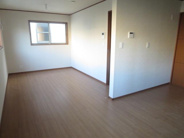 Living.  [Building 2] Indoor (11 May 2013) Shooting