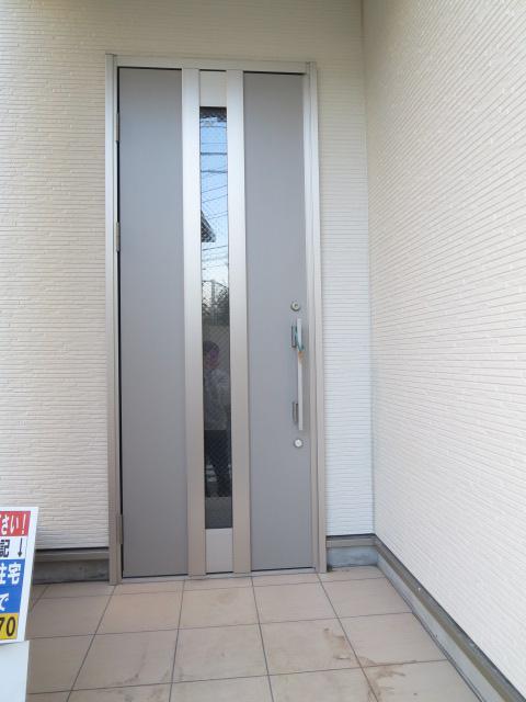 Entrance. Local (11 May 2013) Shooting