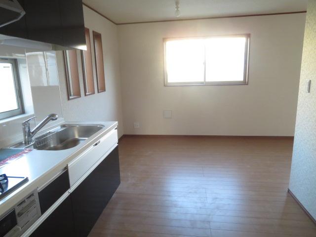 Kitchen.  [Building 2] Indoor (11 May 2013) Shooting