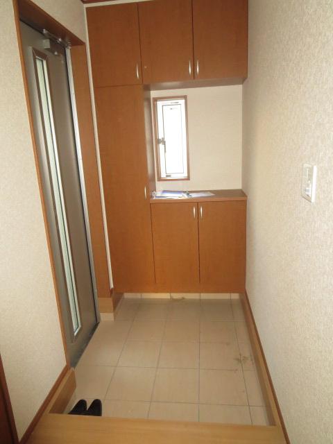 Entrance.  [Building 2] Indoor (11 May 2013) Shooting