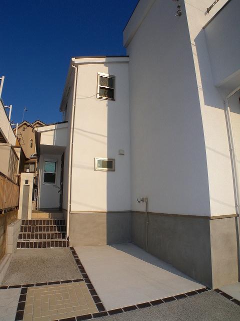 Local appearance photo. Local (12 May 2013) Shooting