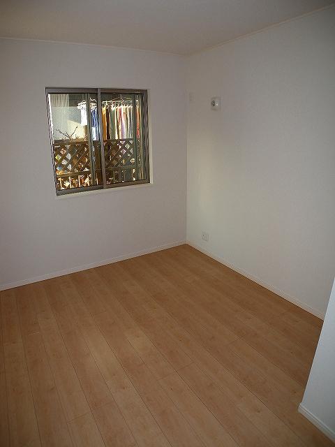 Non-living room. Local (12 May 2013) Shooting