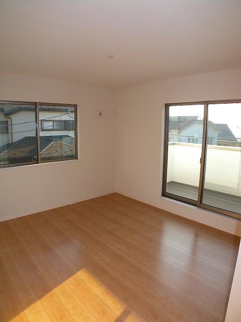 Non-living room. Indoor (12 May 2013) Shooting