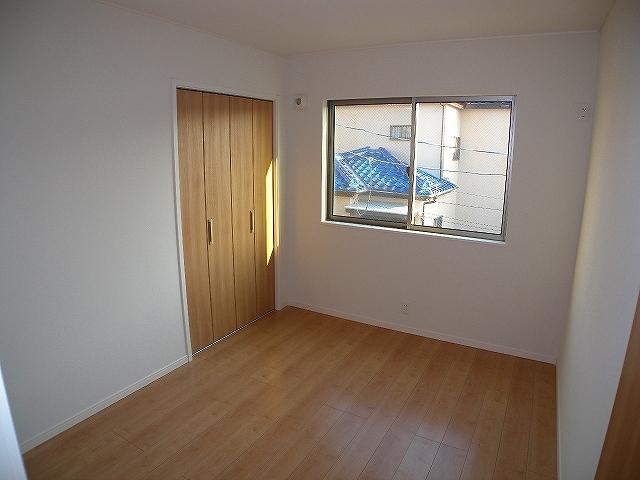 Non-living room. Indoor (12 May 2013) Shooting