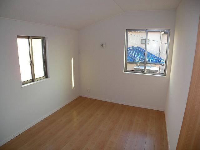 Non-living room. Indoor (12 May 2013) Shooting