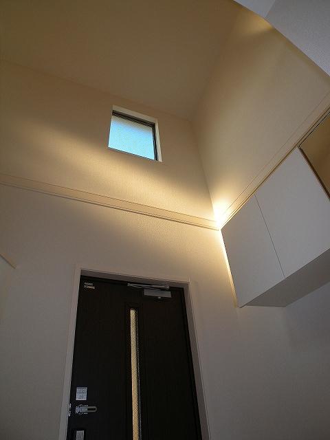 Entrance. Indoor (12 May 2013) Shooting