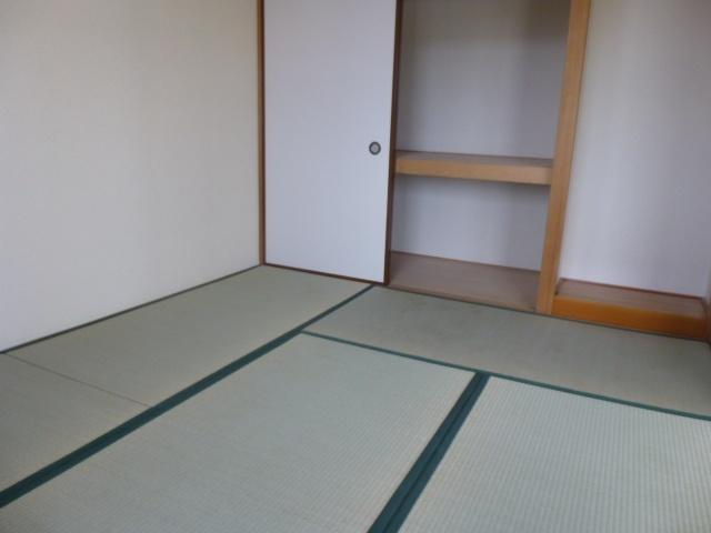 Non-living room. 6.0 Pledge Japanese-style room