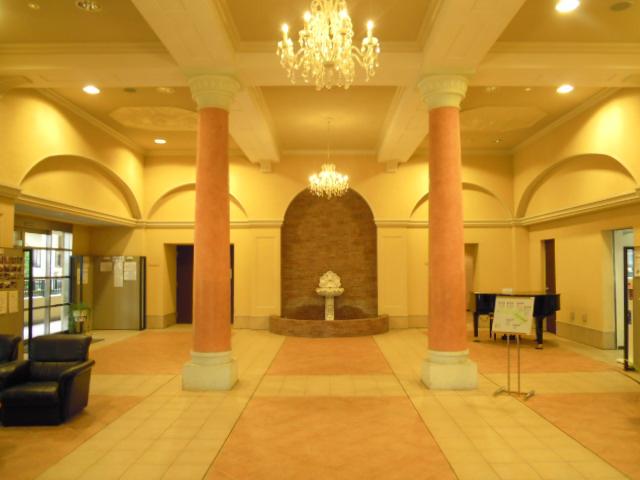 Entrance. Common areas