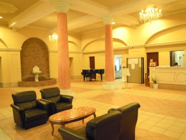 Entrance. Common areas