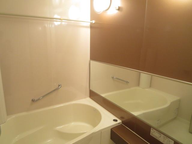 Bathroom. Indoor (12 May 2013) Shooting