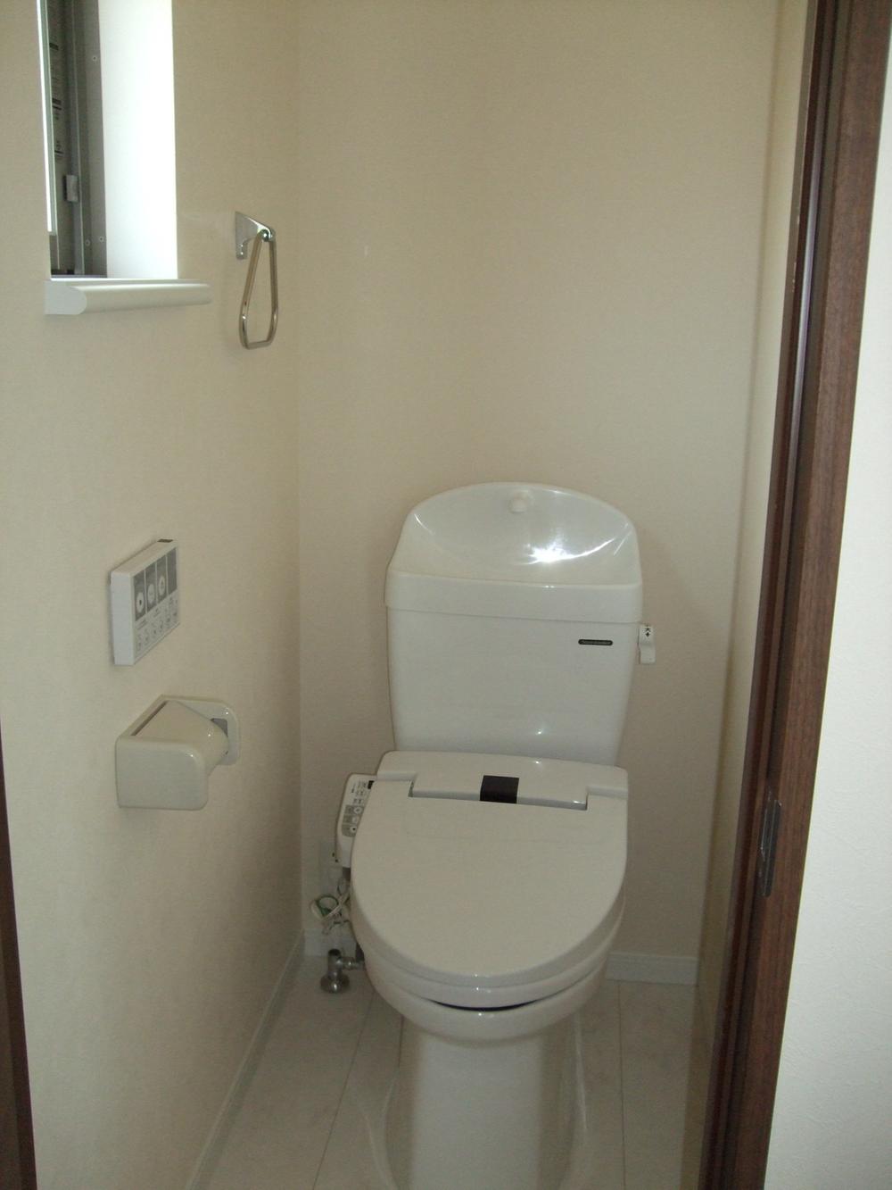 Toilet. Indoor (10 May 2013) Shooting