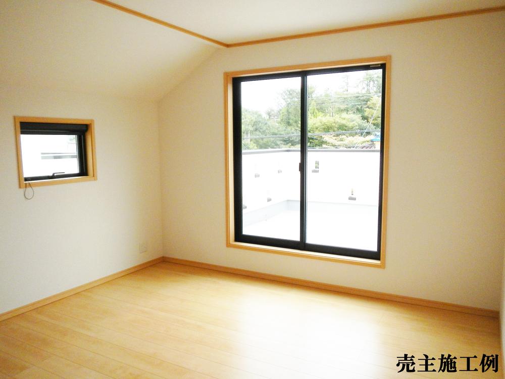 Non-living room. Since the room is made in all rooms dihedral daylight sunny