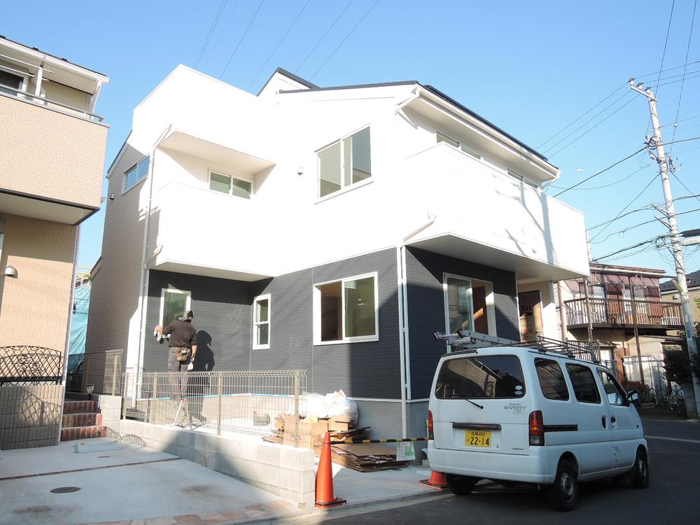 Local appearance photo. A Building