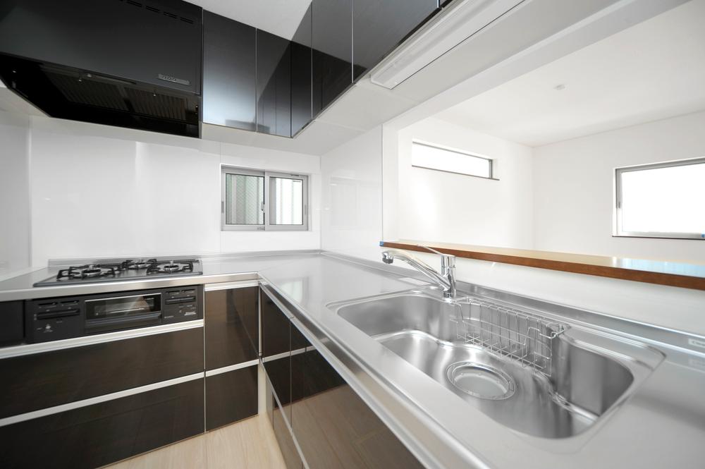 Kitchen. Face-to-face kitchen living room overlooking 