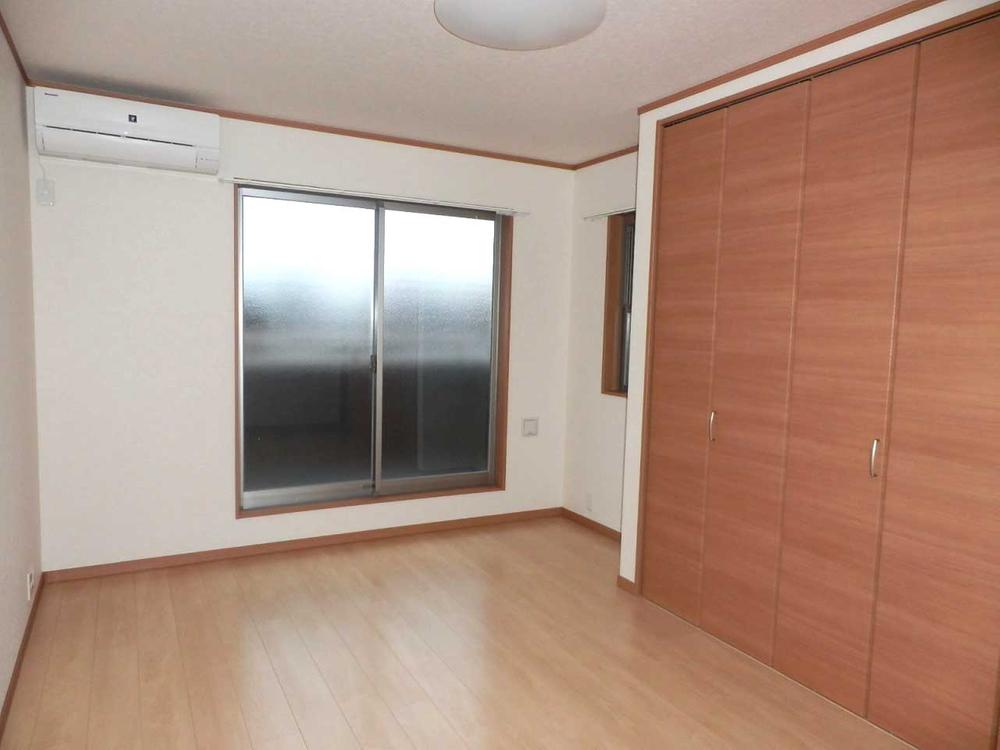 Non-living room. Indoor (11 May 2013) Shooting