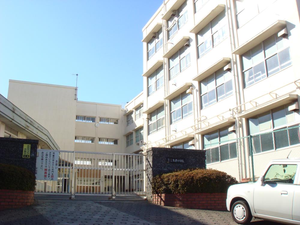 Other. Yabe up to elementary school about 840m (11 minutes walk)