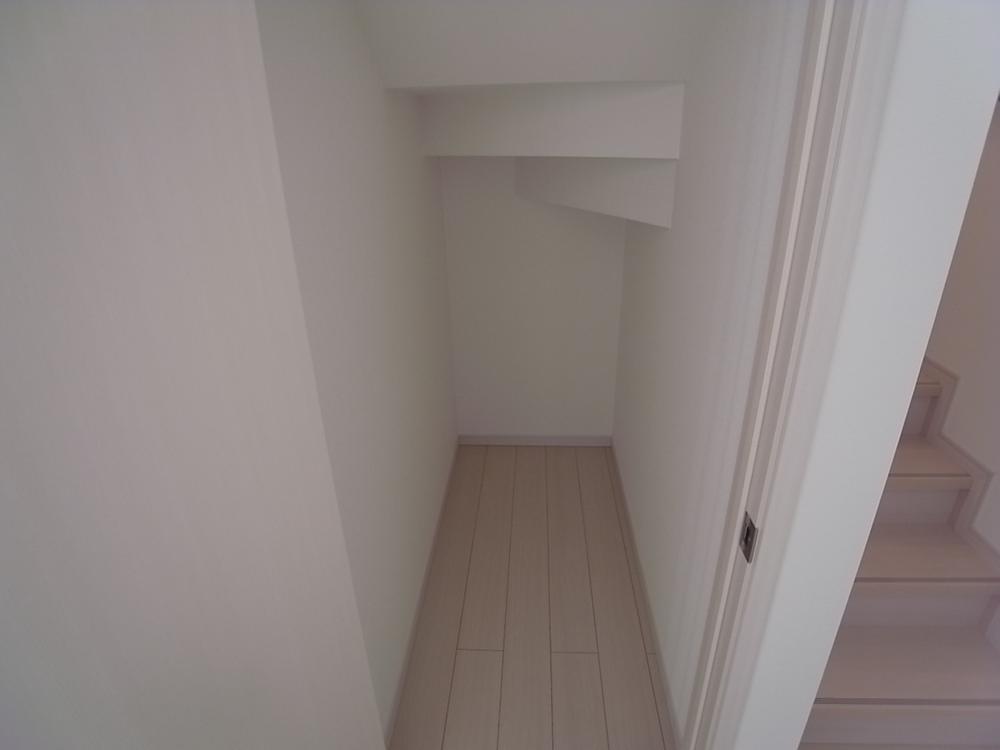 Receipt. Nifty storage. It is very convenient and there.