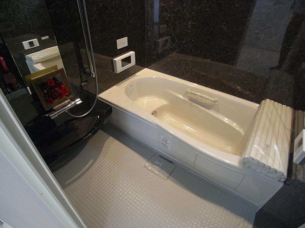 Bathroom. Stylish bathroom! Take the fatigue of the day. Indoor (July 2013) Shooting