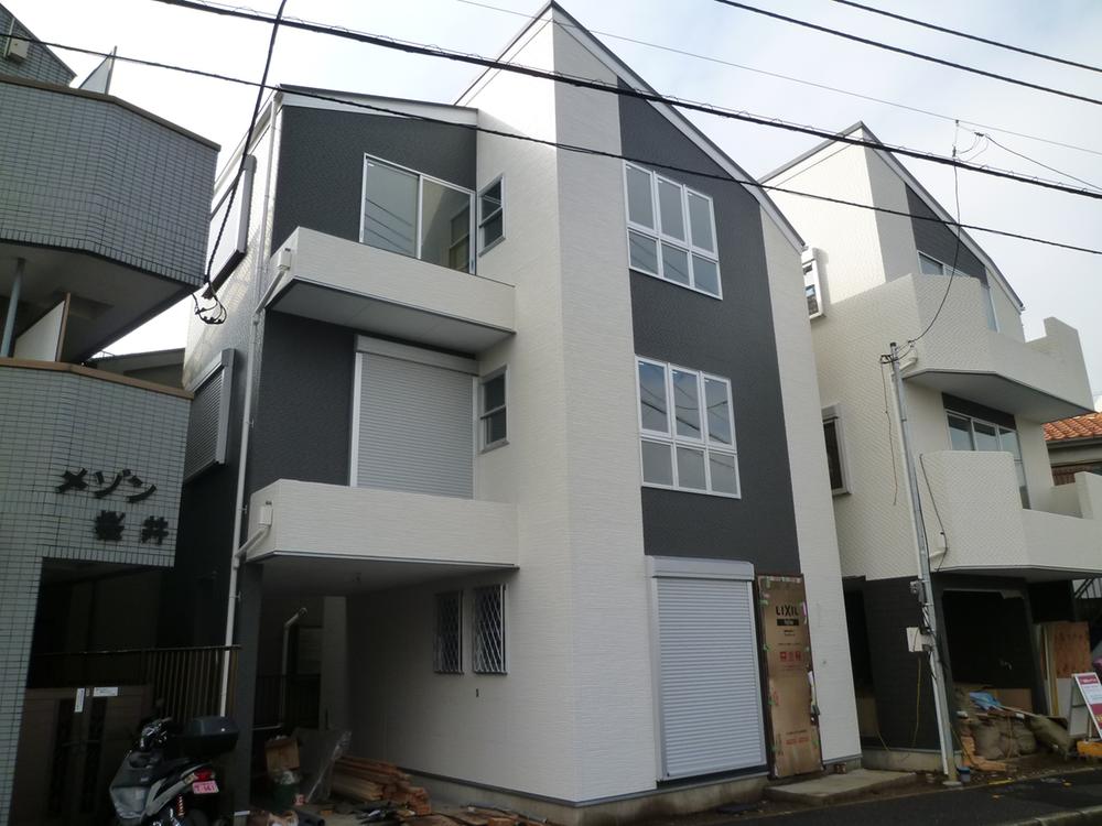 Local appearance photo. Local (12 May 2013) Shooting