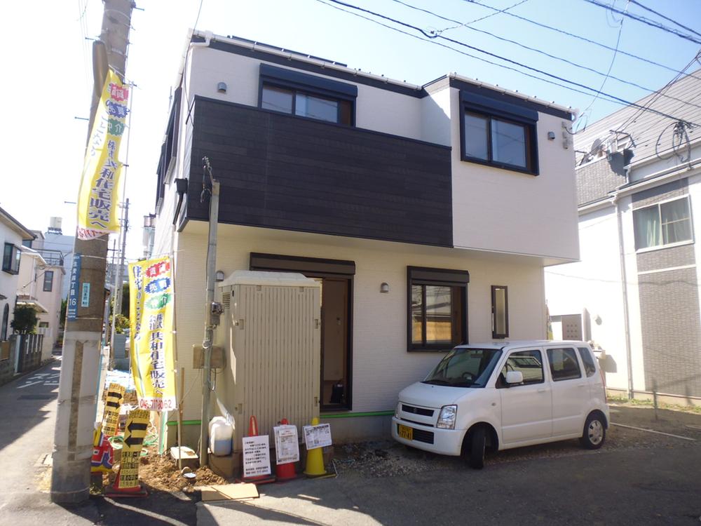 Local appearance photo. Local shooting