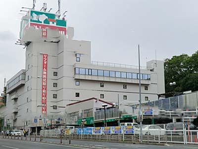 Home center. Shimachu Co., Ltd. 1811m home improvement to Yokohama