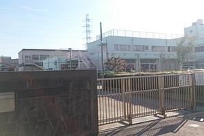 Yako 1-minute walk up to junior high school (about 80m)
