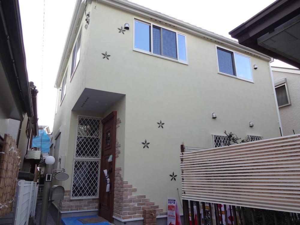 Local appearance photo. Local (12 May 2013) Shooting